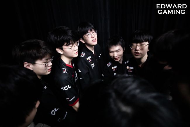 西甲官方拒 西甲官方拒