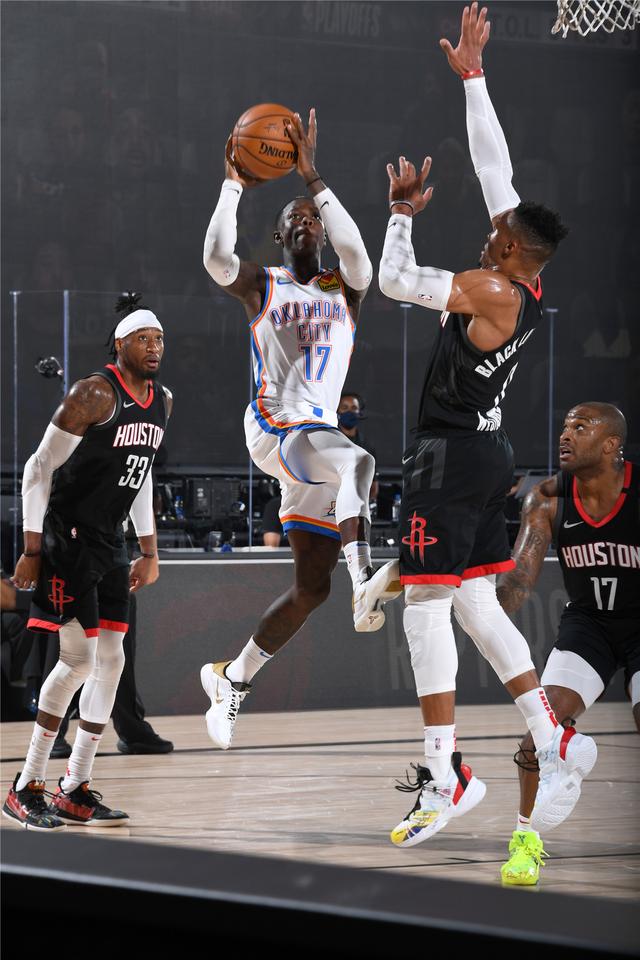 但他的表现 但他的表现