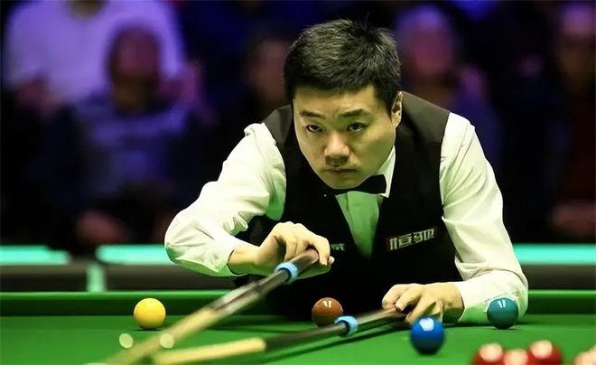 不显山露水 不显山露水